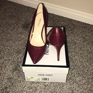 Size 8 Nine West Cranberry 3.5” high heels